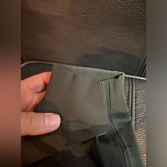 Lululemon On the Fly Jogger *Luxtreme - Incognito Camo Multi Grey - Picture 7 of 9